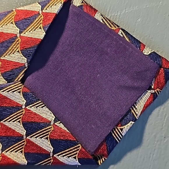 Bert Pulitzer signature collection. Mens pure silk tie. Red silver gold and blue - Picture 4 of 6